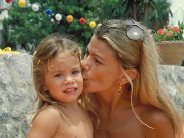 Cari Lapique con su hija, Carla Goyanes, en 1980 Cari Lapique con su hija, Carla Goyanes, en 1980