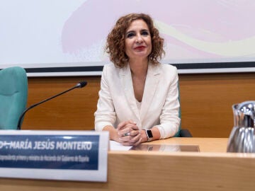  La vicepresidenta primera del Gobierno y ministra de Hacienda, María Jesús Montero