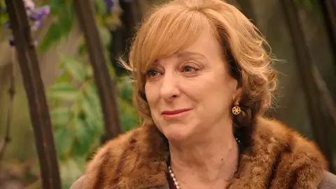 Irene le confiesa a Cristina que es su madre biológica, pero ella la rechaza: “No te vuelvas a acercar a mí” Irene le confiesa a Cristina que es su madre biológica, pero ella la rechaza: “No te vuelvas a acercar a mí”