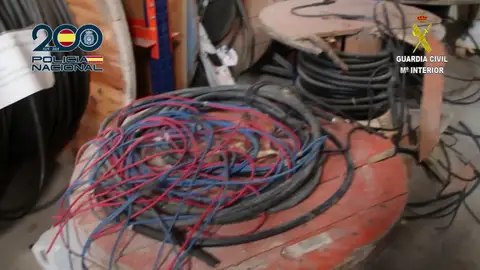 Desarticulan una banda de butroneros que robó cobre por un valor aproximado de 600.000 euros Desarticulan una banda de butroneros que robó cobre por un valor aproximado de 600.000 euros