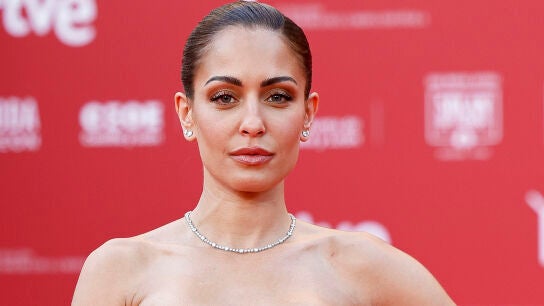 Hiba Abouk en los Premios de la Academia de Moda Espa&ntilde;ola
