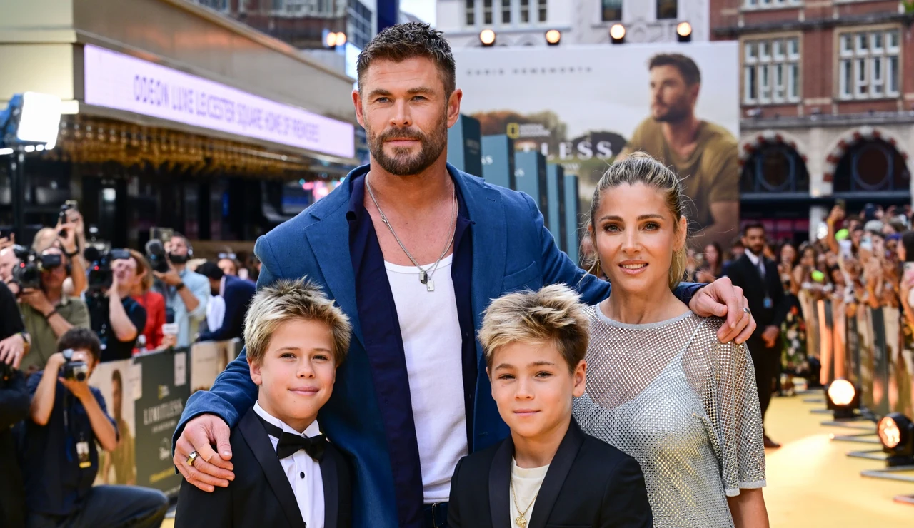 Chris Hemsworth con Elsa Pataky y sus hijos Sasha y Tristan en Londres