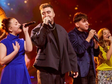 Beret canta junto a los ocho finalistas de La Vox Kids 2025 uno de sus temas m&aacute;s especiales