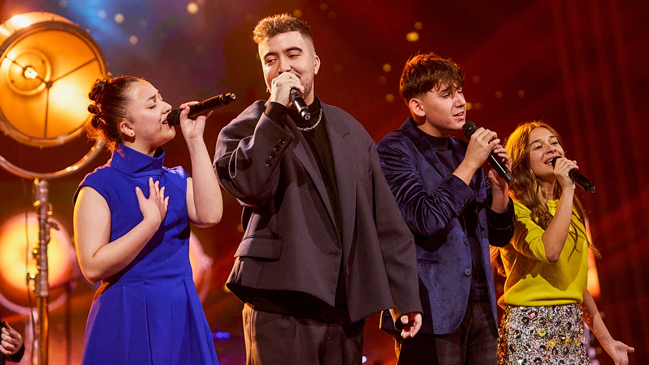 Beret actúa junto a los ocho finalistas de La Voz Kids en una noche llena de emoción Beret actúa junto a los ocho finalistas de La Voz Kids en una noche llena de emoción