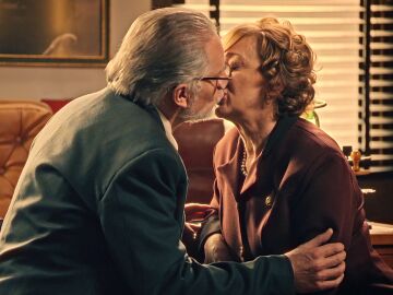 Irene decide darle una oportunidad a Dami&aacute;n con un apasionado beso: &ldquo;Necesito confiar en ti&rdquo;