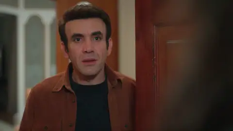 La mentira para salvar a Leyla puede acabar destruyéndolos a todos: no te pierdas los próximos capítulos de Renacer La mentira para salvar a Leyla puede acabar destruyéndolos a todos: no te pierdas los próximos capítulos de Renacer