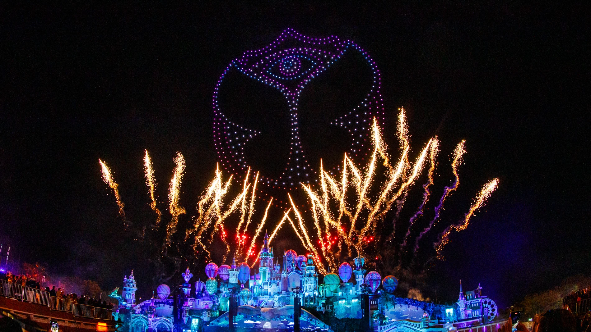 Imagen de archivo del festival Tomorrowland. Imagen de archivo del festival Tomorrowland.