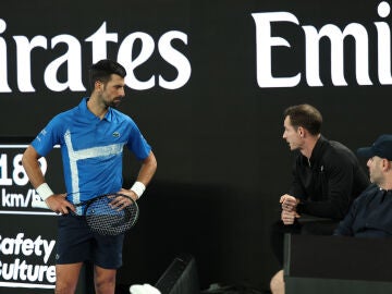 Andy Murray y Djokovic durante un partido en el Open de Australia