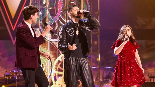RVFV rompe el escenario con el equipo de Lola cantando ‘Rueda’ en la final de La Voz Kids RVFV rompe el escenario con el equipo de Lola cantando ‘Rueda’ en la final de La Voz Kids