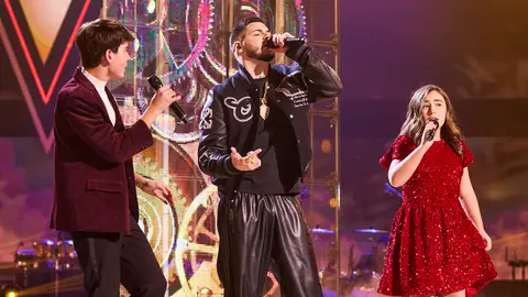 RVFV rompe el escenario con el equipo de Lola cantando ‘Rueda’ en la final de La Voz Kids RVFV rompe el escenario con el equipo de Lola cantando ‘Rueda’ en la final de La Voz Kids