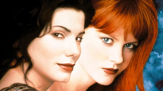 Sandra Bullock y Nicole Kidman en el póster de Prácticamente magia Sandra Bullock y Nicole Kidman en el póster de Prácticamente magia