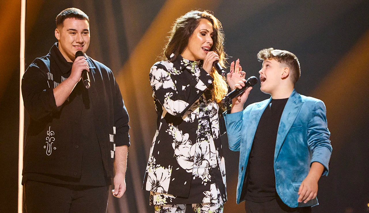 Malú canta con los finalistas y rinde homenaje a los coaches en La Voz Kids