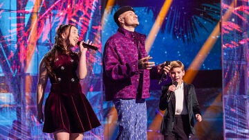 Kapo canta ‘Uwaie’ junto a Geraldine y Lucas y pone en pie el plató de La Voz Kids 