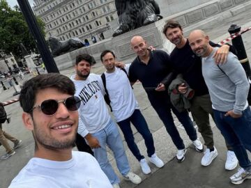 Carlos Alcaraz y su equipo en Wimbledon