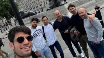 Carlos Alcaraz y su equipo en Wimbledon