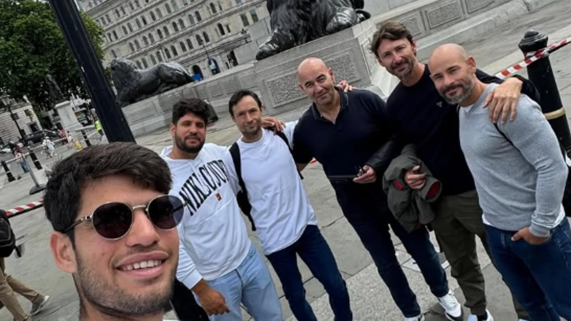 Carlos Alcaraz y su equipo en Wimbledon Carlos Alcaraz y su equipo en Wimbledon