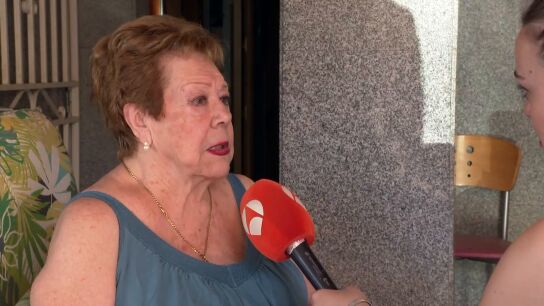 Imagen de una vecina afectada por el incendio de M&eacute;ntrida.
