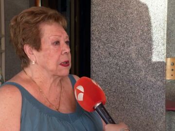 Imagen de una vecina afectada por el incendio de Méntrida.