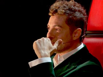Las lágrimas de David Bisbal al ver a los finalistas de todas sus ediciones cantar juntos ‘Digale’ 