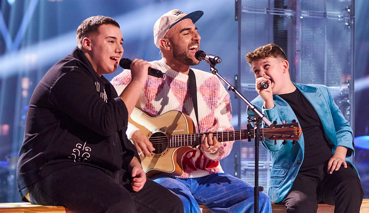 ¡Menuda sorpresa! Nil Moliner arrasa en el escenario con los finalistas de Bisbal