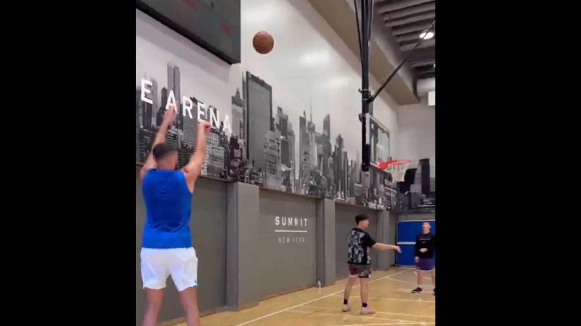 Klay Thompson entrenando Klay Thompson entrenando