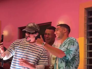Bad Bunny, Mbappé y Achraf