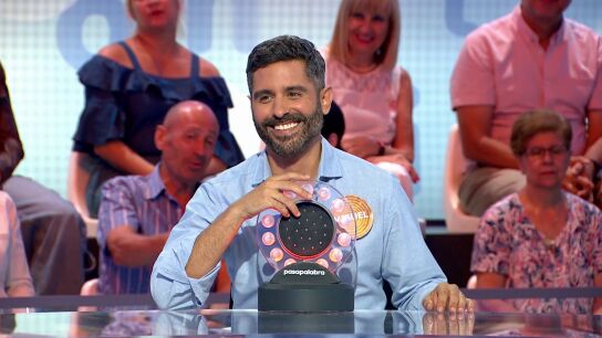 El hilarante fallo de Miguel Diosdado dej&aacute;ndose llevar por &lsquo;Sarandonga&rsquo;: &ldquo;No me hagas seguir si no es&rdquo;