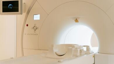 Muere un hombre tras ser succionado por una máquina de resonancia magnética 