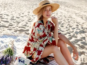 Mujer en la playa Mujer en la playa