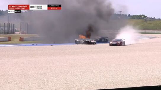 Coche en llamas