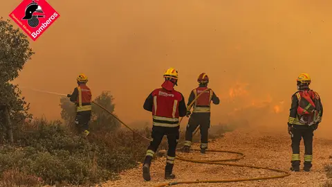 Efectivos en el incendio forestal de Ibi Efectivos en el incendio forestal de Ibi