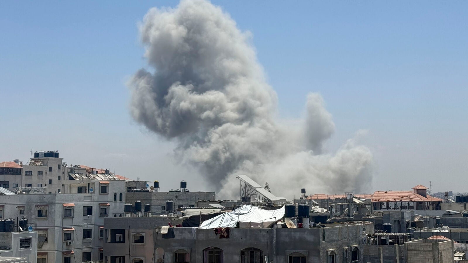 Israel bombardea un edificio de la OMS y sus trabajadores son 