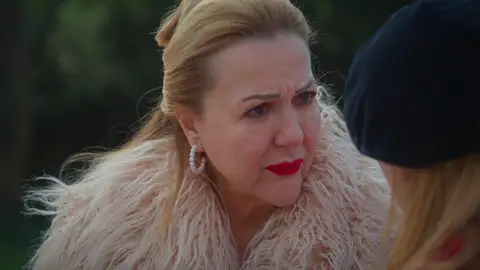 “Yo soy su madre”: Leyla se derrumba y desvela que Timur es su hijo “Yo soy su madre”: Leyla se derrumba y desvela que Timur es su hijo