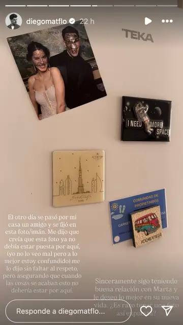 Diego Matamoros, con una foto de Marta Riumbau en la nevera Diego Matamoros, con una foto de Marta Riumbau en la nevera