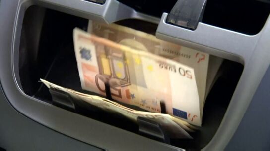 Un joven le roba m&aacute;s de 1.000 euros a un anciano a trav&eacute;s del banco