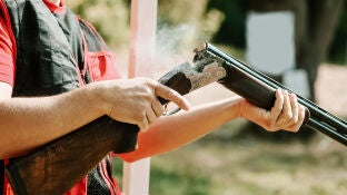 Mata a su hijo con una escopeta fabricada con tutoriales de YouTube e instala una bomba casera en su propio hogar, en Se&uacute;l
