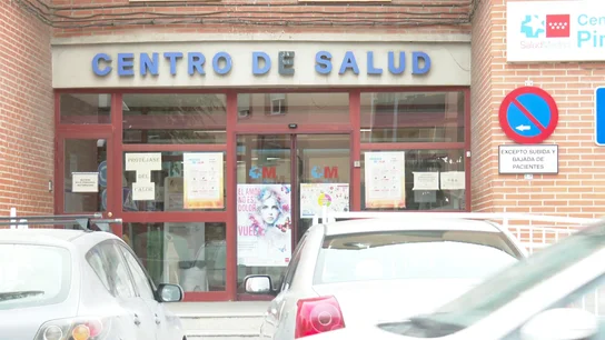 Entrada de un centro de salud en Madrid Entrada de un centro de salud en Madrid