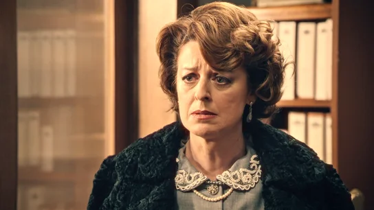 Doña Ana le echa en cara a Irene que le contara la verdad a Cristina y le pide que no se vuelva a acercar a su hija Doña Ana le echa en cara a Irene que le contara la verdad a Cristina y le pide que no se vuelva a acercar a su hija