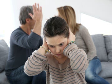 Manipulación, miedo y mentiras: el drama oculto de los niños en divorcios que les deja traumas y secuelas de por vida