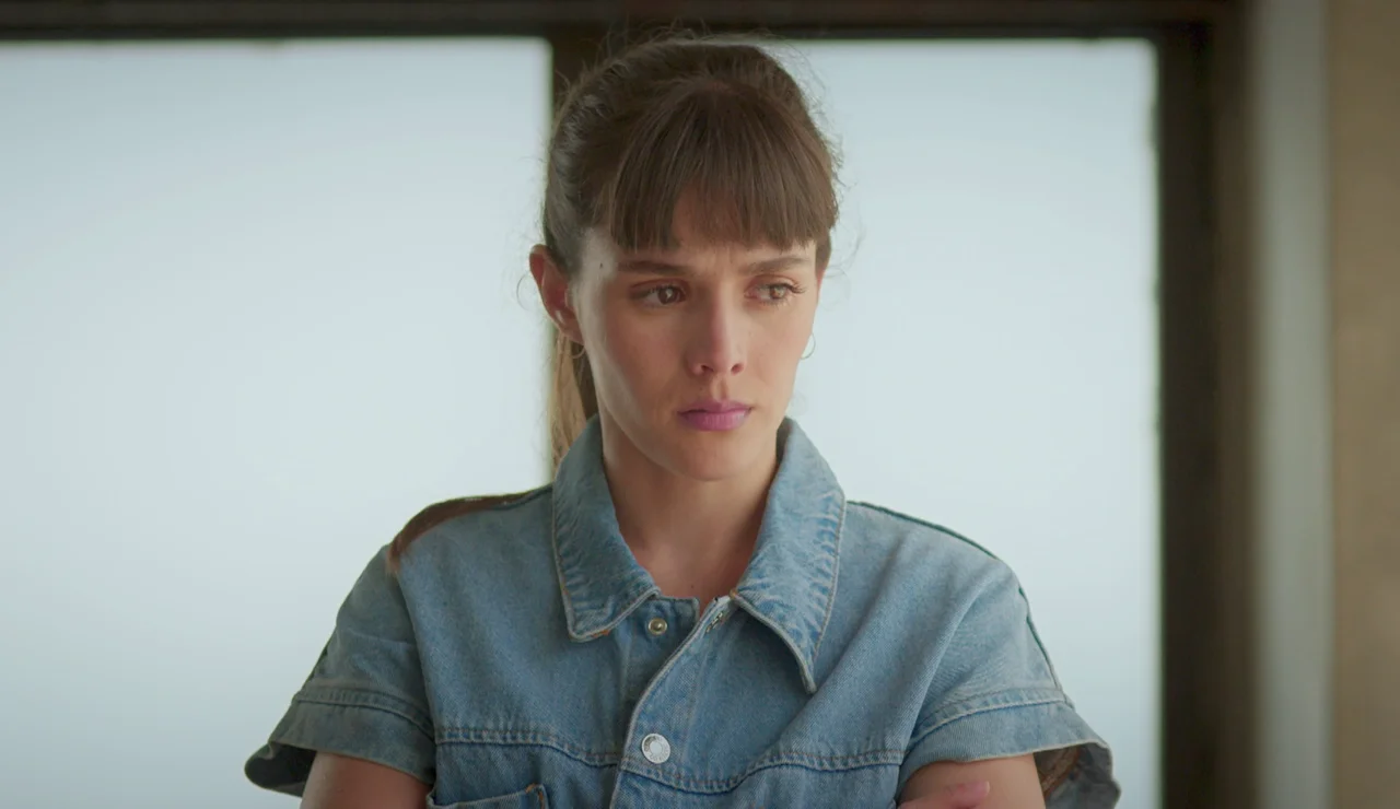 Julia le enseña a Patricia una foto del padre de su bebé: “Solo con verle me pongo muy mala”