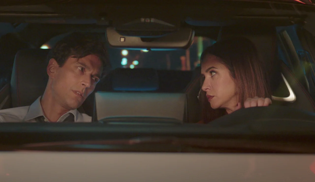 “Ya no me quiere”: Álvaro acude a Patricia, hundido y borracho tras su ruptura con Amanda