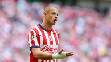 Chicharito, en un partido con Chivas