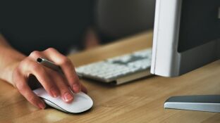 La desconexi&oacute;n del trabajo est&aacute; suspensa en Espa&ntilde;a: Madrid, Galicia y Comunidad Valencia lideran el r&aacute;nking de los que menos desconectan