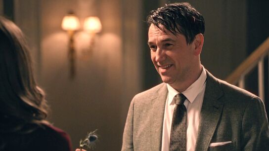 Andr&eacute;s escucha desde el tel&eacute;fono la complicidad entre Gabriel y Julia y&hellip; &iexcl;no puede ocultar su enfado!