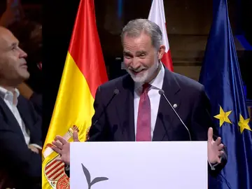 El momento del rey Felipe VI con Iniesta El momento del rey Felipe VI con Iniesta