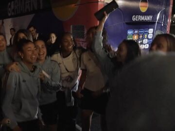 La fiesta de las jugadoras españolas tras el pase a la final