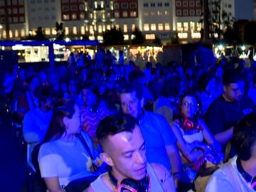 Un cine que te susurra, mercadillo y gastronomía: el oasis madrileño instalado en Plaza de España