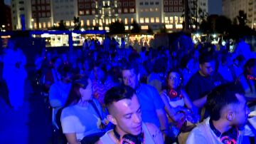Un cine que te susurra, mercadillo y gastronomía: el oasis madrileño instalado en Plaza de España