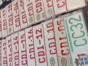 Matrículas falsas embajador India