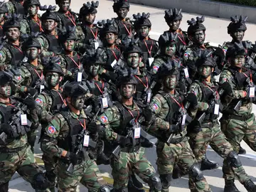 Camboya exige un alto el fuego inmediato y Tailandia rechaza el uso de la fuerza en la frontera compartida Camboya exige un alto el fuego inmediato y Tailandia rechaza el uso de la fuerza en la frontera compartida